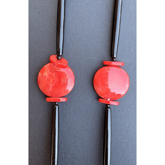 Vintage Joan Rivers Acrylic Lucite Cutout Red & Black Necklace Unique Rare 36" - Picture 4 of 6